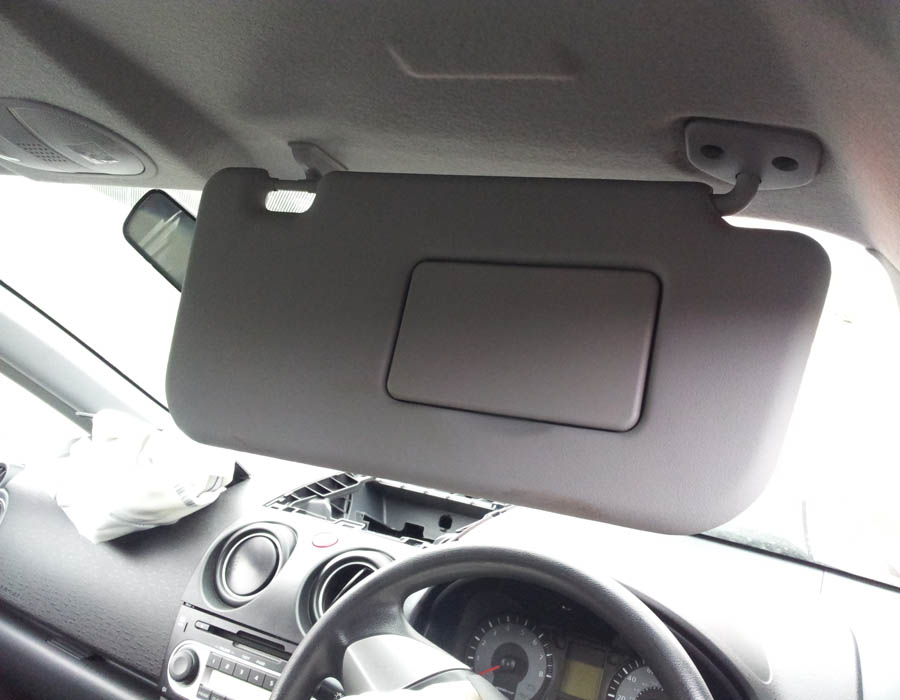 Mitsubishi Colt CZ1 Sun visor driver side